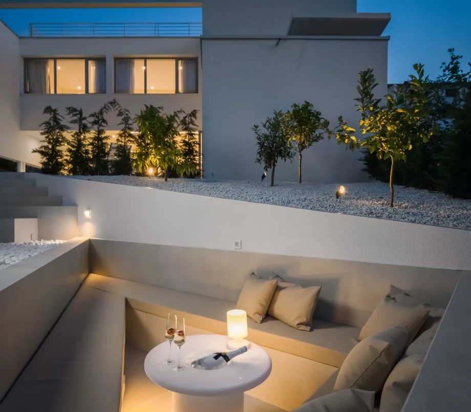 Villa Dolce by Croatia Finest Holidays – contemporary design villa with heated pool and jacuzzi on roof top terrace