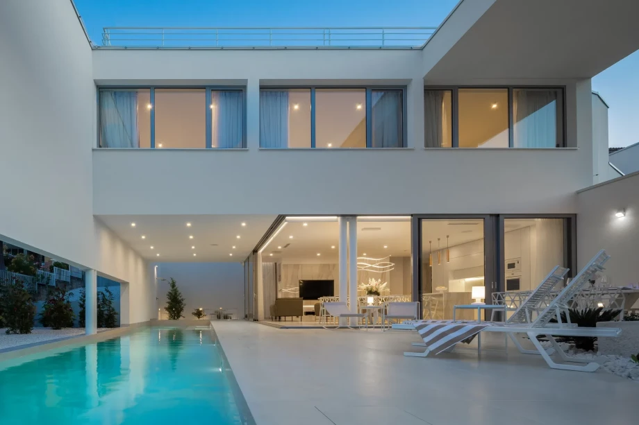 Villa Dolce by Croatia Finest Holidays – contemporary design villa with heated pool and jacuzzi on roof top terrace