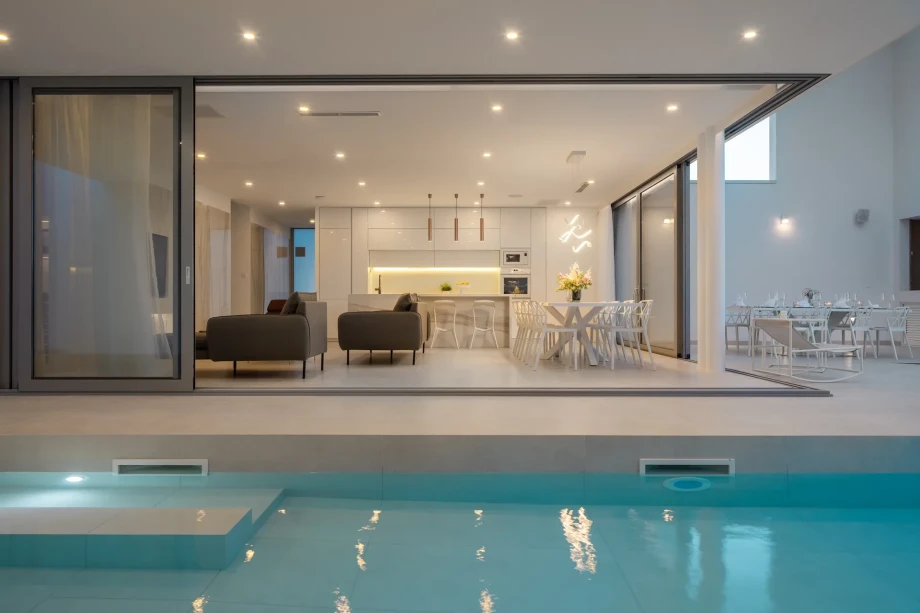 Villa Dolce by Croatia Finest Holidays – contemporary design villa with heated pool and jacuzzi on roof top terrace