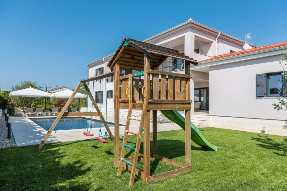 Villa Dore by Croatia Finest Holidays - luxury villa with outdoor swimming pool and jacuzzi near Zadar