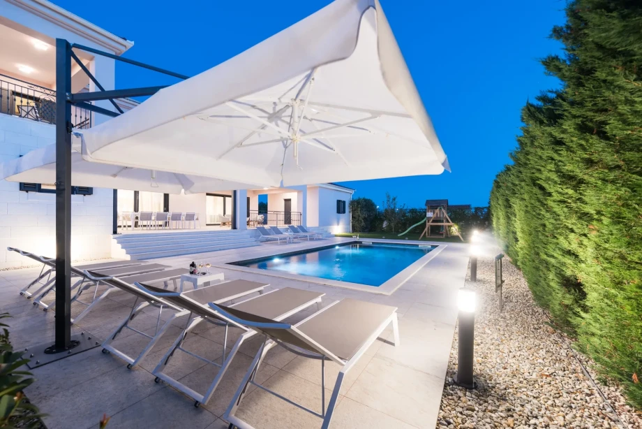 Villa Dore by Croatia Finest Holidays - luxury villa with outdoor swimming pool and jacuzzi near Zadar