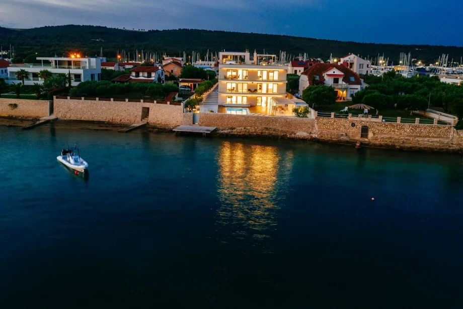 Villa Dream by Croatia Finest Holidays - luxury villa with outdoor swimming pool and Jacuzzi near Zadar