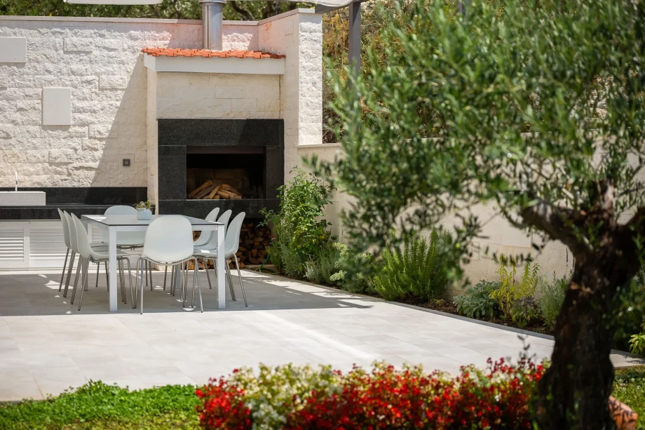 Villa Nove by Croatia Finest Holidays - luxury willa with outdoor swimming pool and sauna in Split