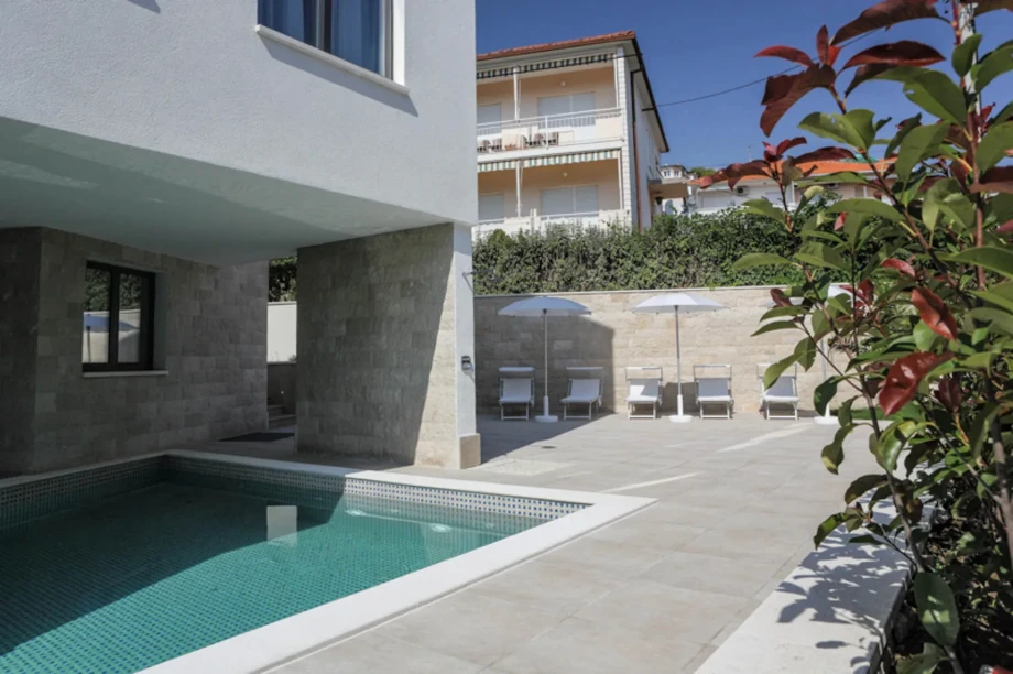 Villa Novela by Croatia Finest Holidays - modern villa with swimming pool, jacuzzi, sauna and gym in Trogir on Ciovo