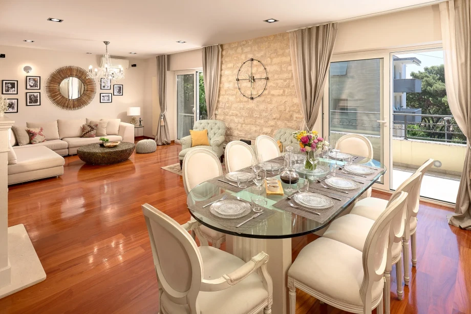 Villa Rosella by Croatia Finest Holidays - contemporary villa with pool and jacuzzy in Split city centre