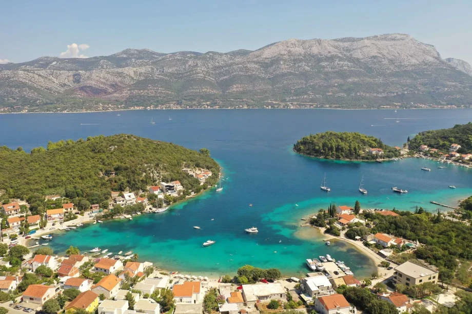 Villa Sea la Vie by Croatia Finest Holidays - waterfront modern villa with outdoor swimming pool and mooring