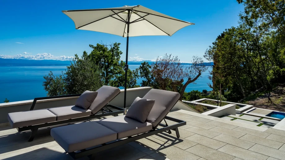 Villa Starlight by Croatia Finest Holidays - modern villa with outdoor swimming pool, jacuzzi and sauna in Istra