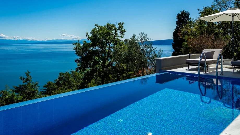Villa Starlight by Croatia Finest Holidays - modern villa with outdoor swimming pool, jacuzzi and sauna in Istra