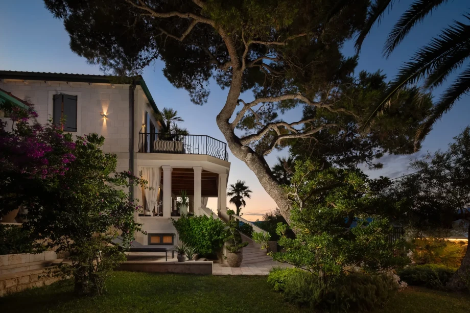 Villa Summer Breeze by Croatia Finest Holidays - mediterranean villa with pool and jacuzzy by the sea