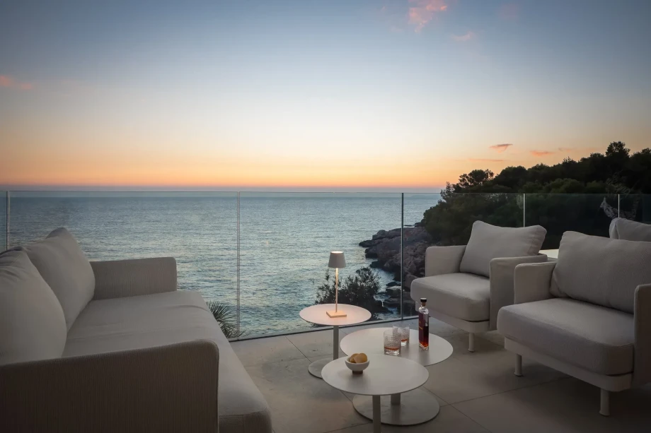 Villa White Pearl by Croatia Finest Holidays - luxury villa with outdoor swimming pool and gym in Primosten