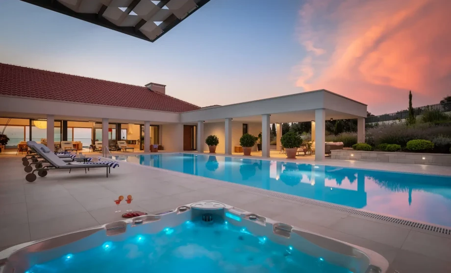 Villa Hilltop Escape