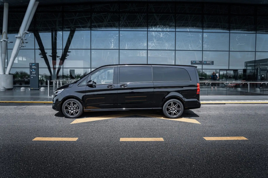 Mercedes-Benz V-Class 300d 4Matic AMG Extra Long