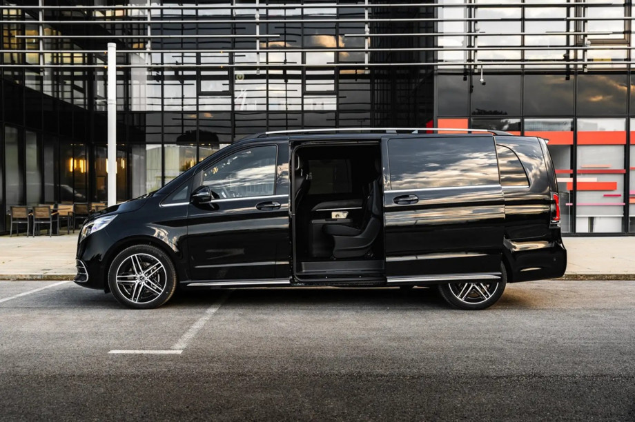 Mercedes-Benz V-Class 250d AMG Extra Long