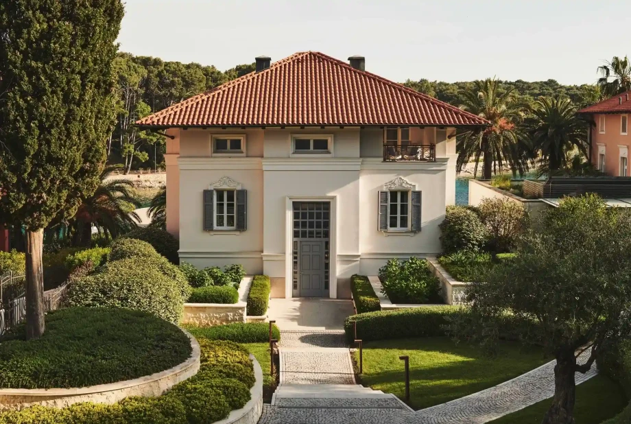 high-end-luxury-villa-hygeia-by-the-sea-on-mali-losinj-kvarner